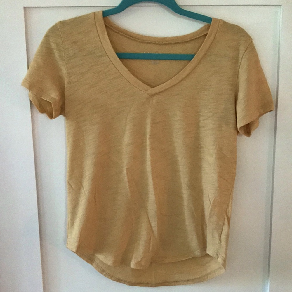 American Eagle Heathered Yellow V-Neck Tee